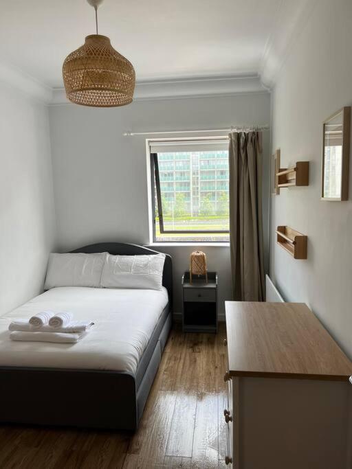 Stylish Flat With River View Appartement Dublin Buitenkant foto